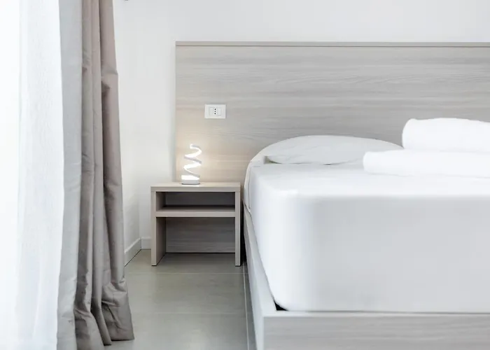 Guest house Appia With Free Parking & Direct Bus To Venice