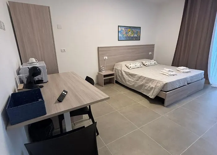 Appia With Free Parking & Direct Bus To Venice Guest house